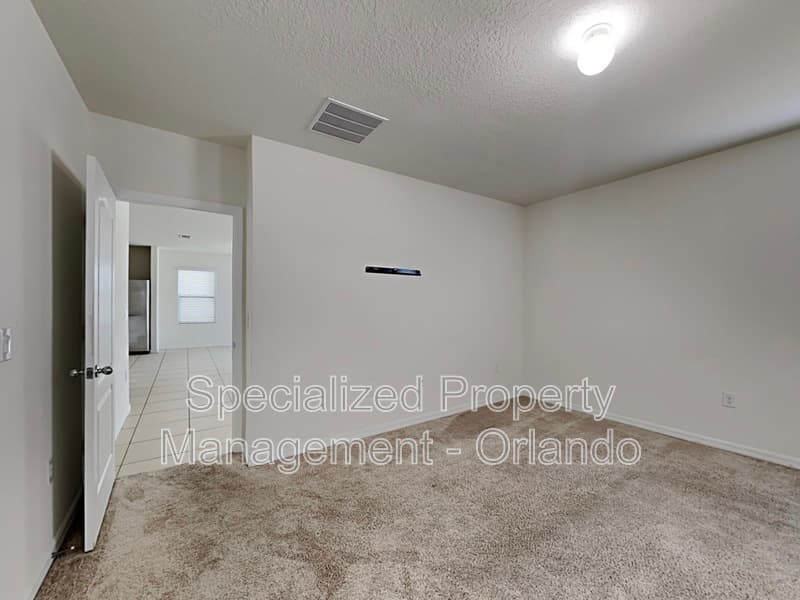 Davenport House: 320 Aberdeen Dr