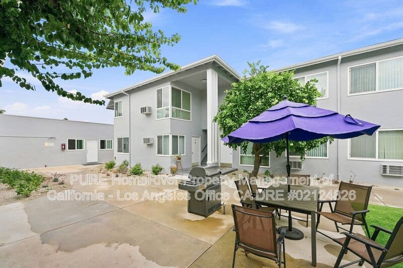Sherman Oaks House: 4427 Murietta Ave