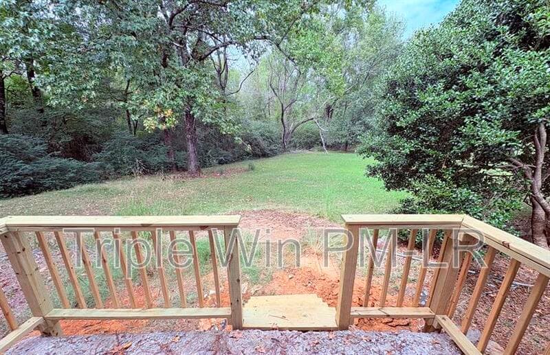 Cabot House: 8475 John Harden Drive