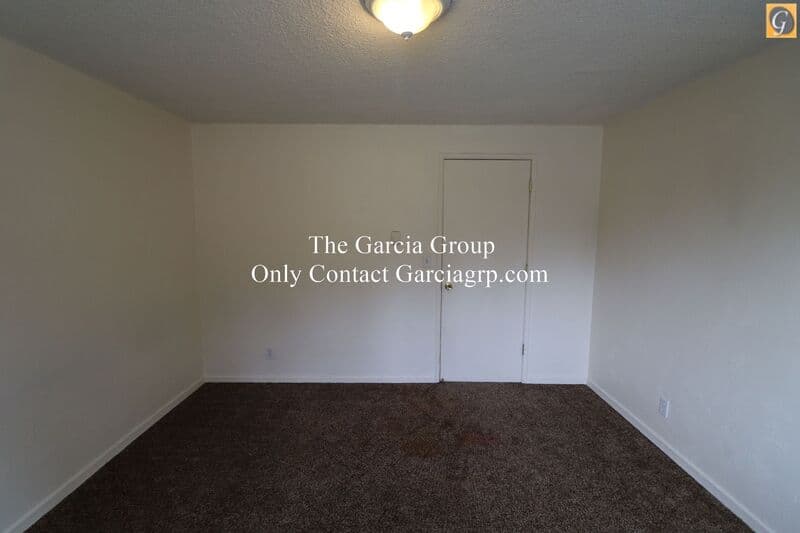 Oregon City Townhome: 581 Holmes Lane
