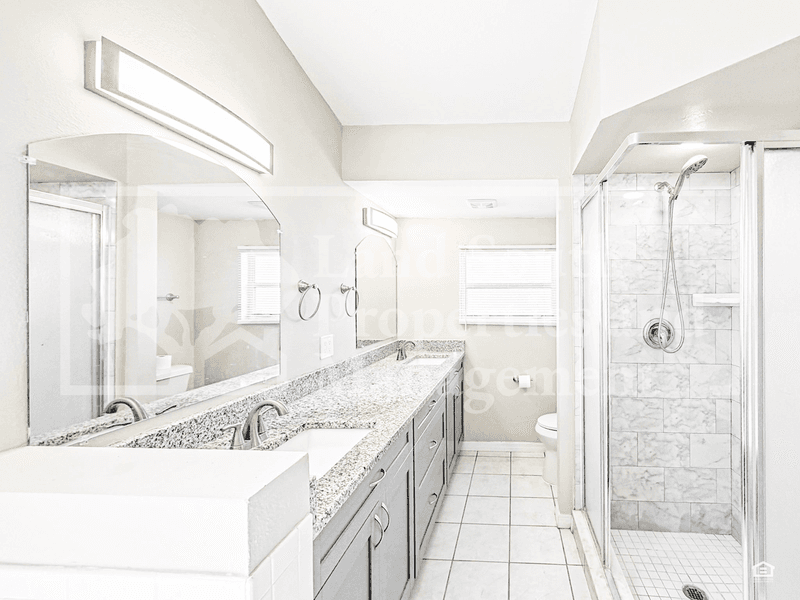 Lakeland House: 428 Emerald Cove Loop