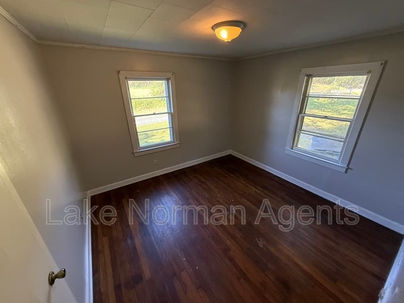 Lenoir Condo: 3364 Clay Court