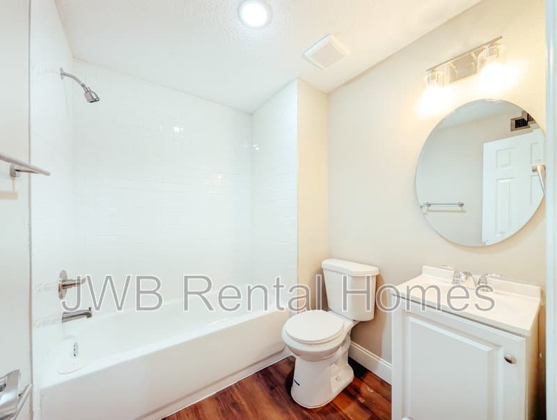 Jacksonville House: 4823 Waller St