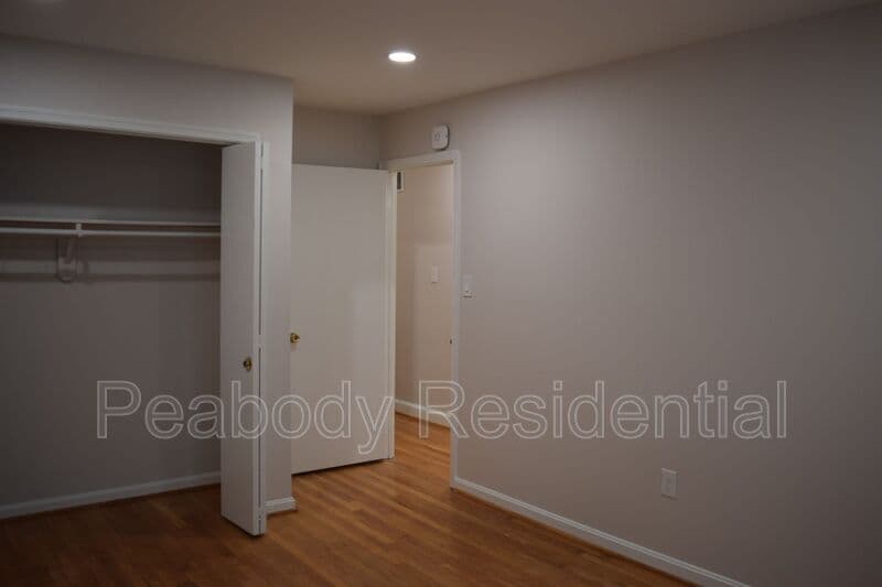 Alexandria House: 1013 N Vail St
