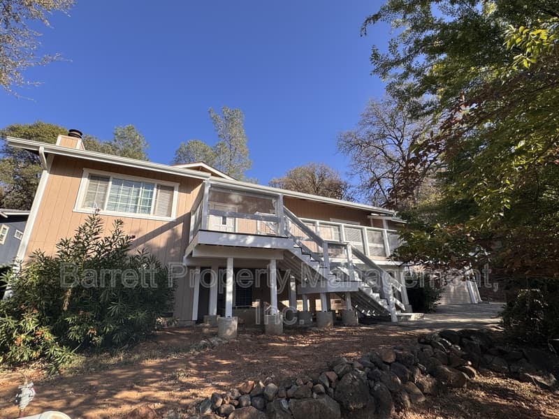 Penn Valley House: 14135 Lodgepole Drive