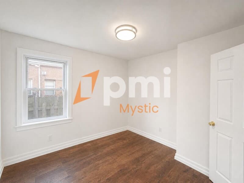 Meriden Condo: 129 Willow Street