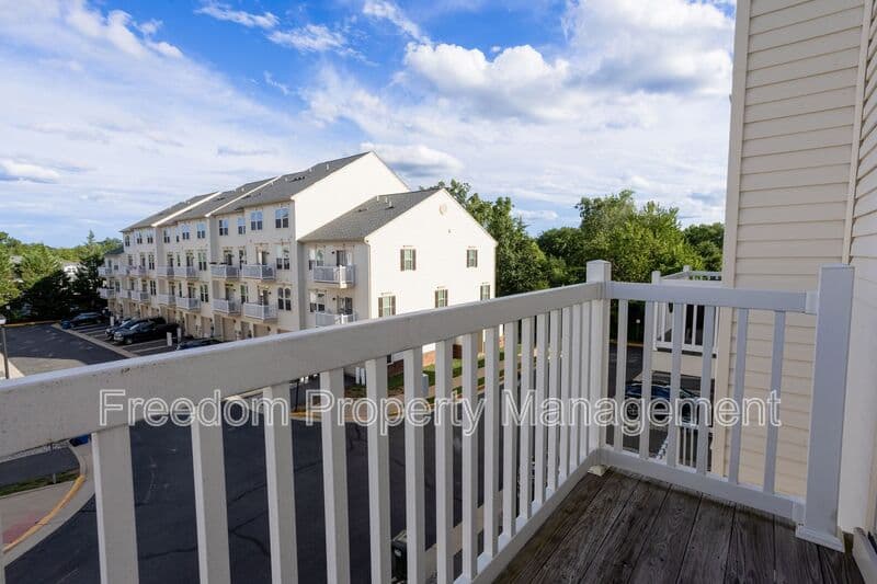 Gainesville Townhome: 7408 Brunson Cir