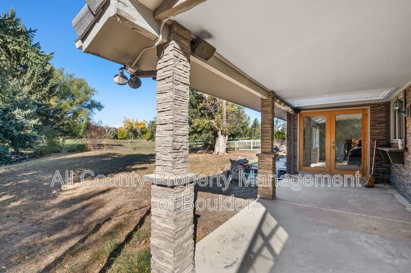 Boulder House: 4453 Pali Way