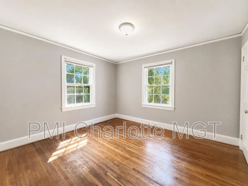 Charlotte House: 614 Marsh Rd