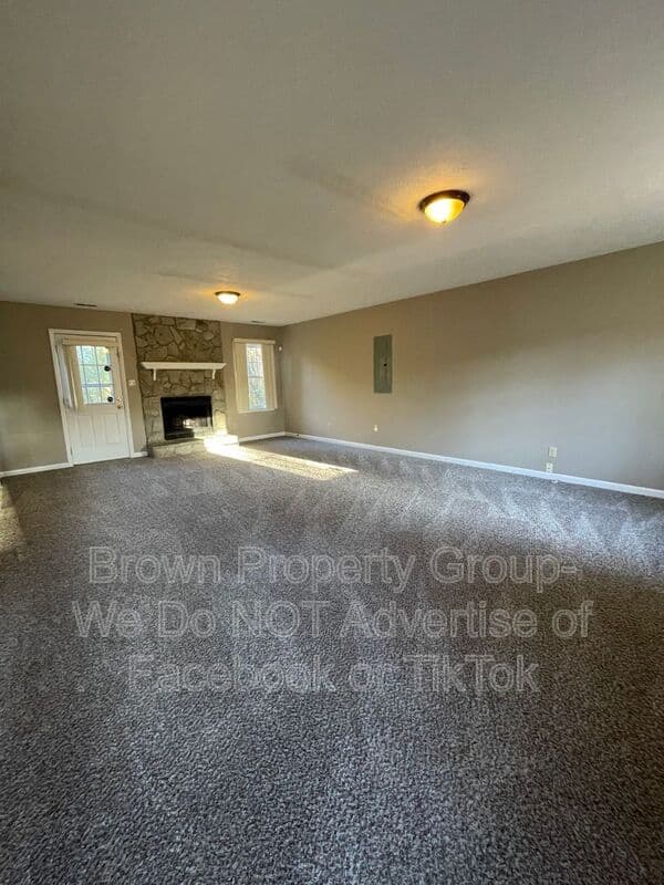 Fayetteville House: 1536 Rossmore Dr