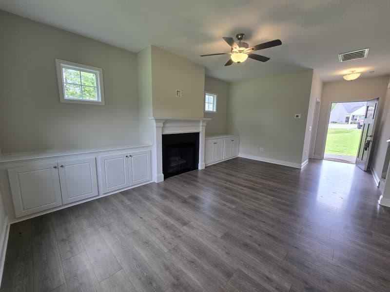 Smithfield House: 463 Jackson Pond Drive