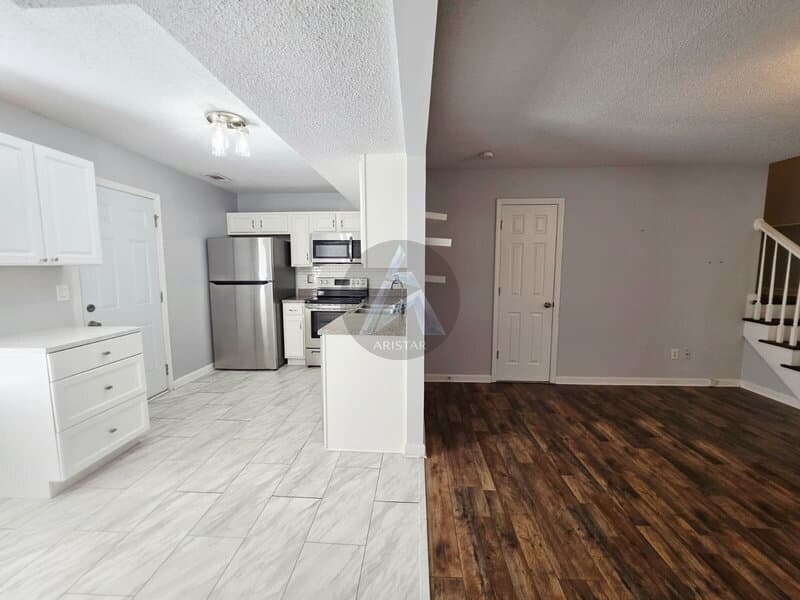 Cartersville Townhome: 17 Middlebrook Dr