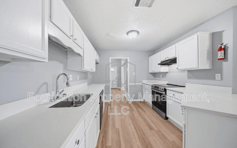 Cordova House: 1491 Appling Wood Cove South