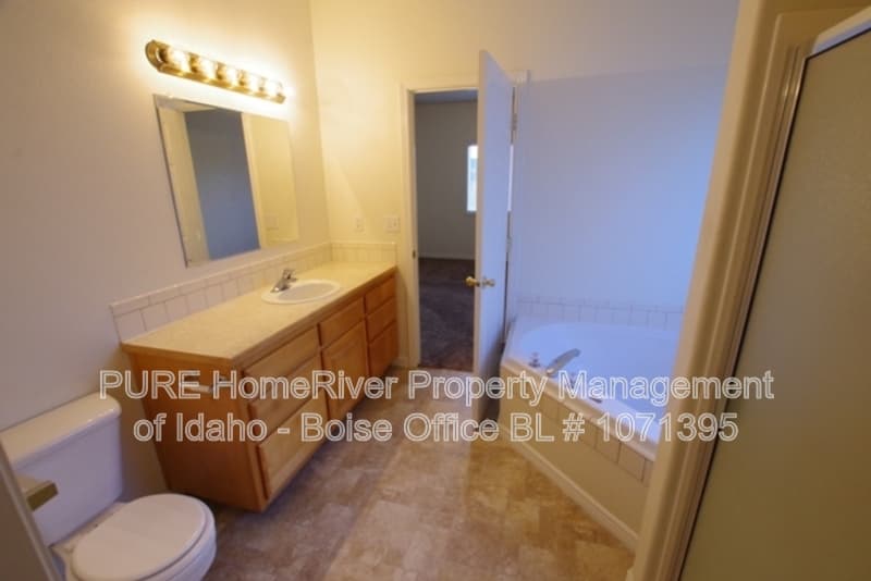 Nampa House: 11791 W Huckleberry Dr
