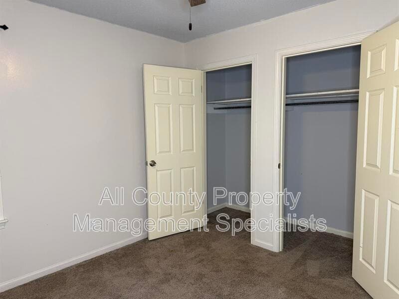 Lexington House: 145 Saddlebrooke Rd