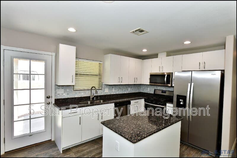 Horizon City House: 963 Aircoupe Way !!