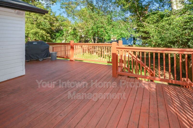 Atlanta House: 1420 Beatie Ave Sw
