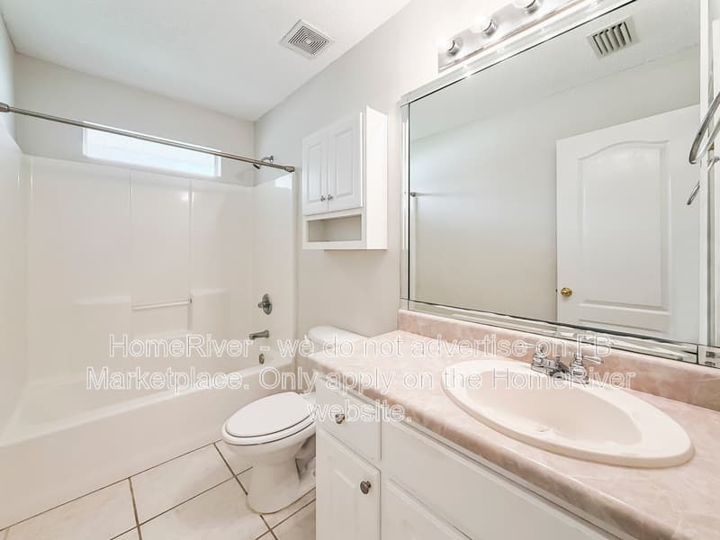 Navarre House: 6609 Codell St