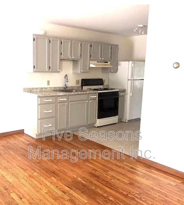 Burlington Condo: 358-360 North Winooski Avenue - 1