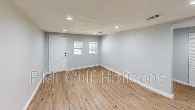 Pensacola House: 635 Colbert Avenue