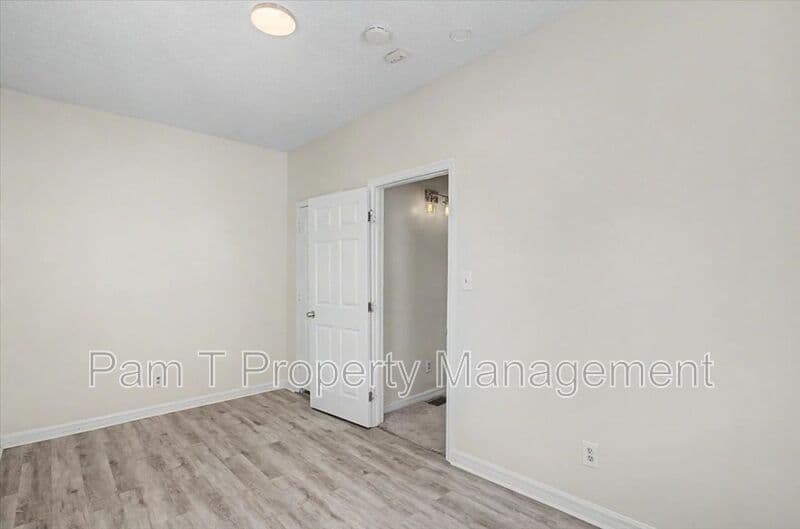 Savannah Townhome: 814 Ott St