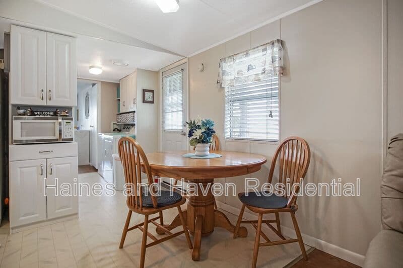 Haines City House: 3208 Lakeview Dr