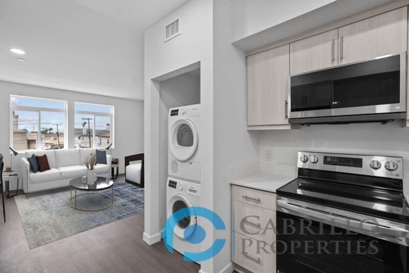 San Diego Apartment: 2724 El Cajon Blvd