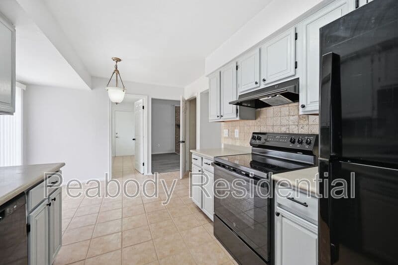 Great Falls House: 10609 Oxford Ct