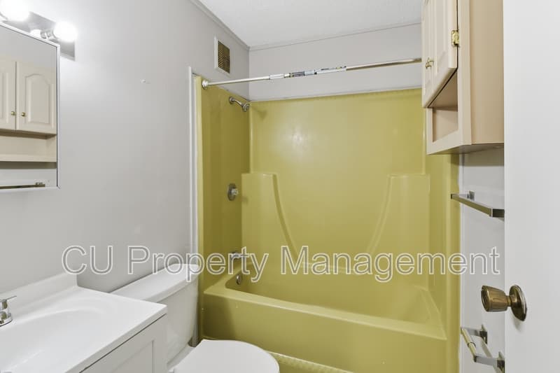 Urbana Condo: 1605 N Willow Rd - Apt 312
