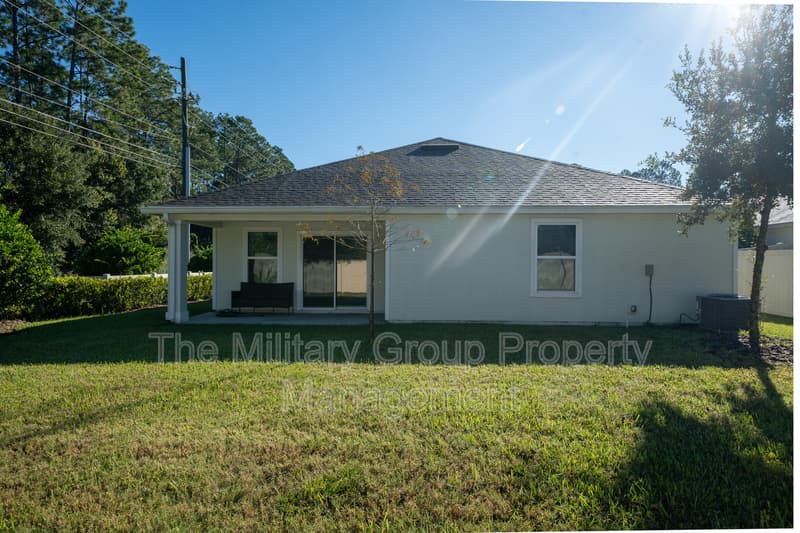 Jacksonville House: 6506 Sandler Lakes Drive