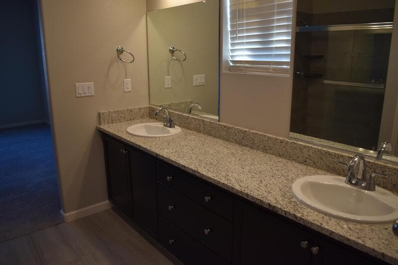 Madera House: 610 Wood Crest Avenue