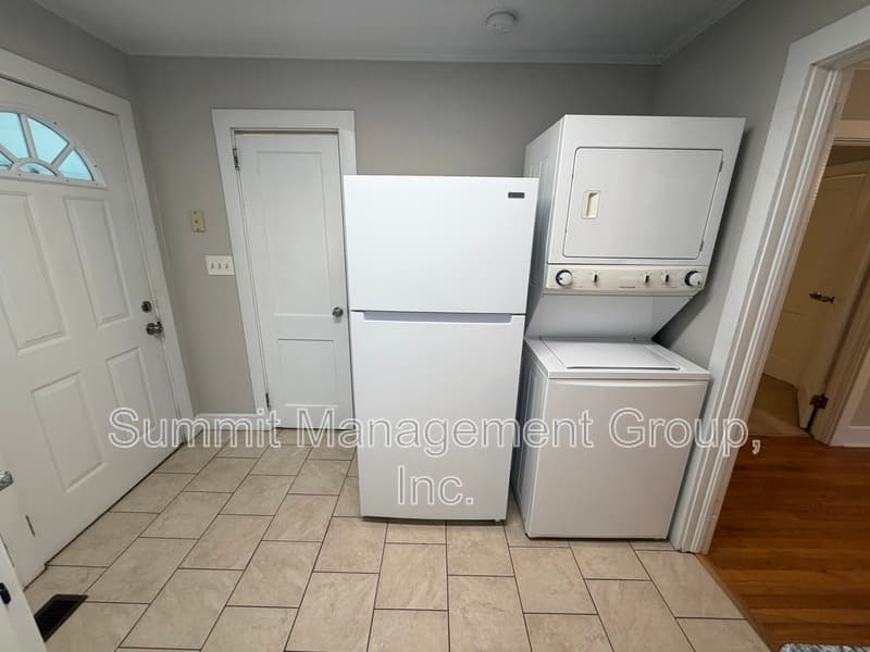 Covington House: 5118 Newton Drive NE