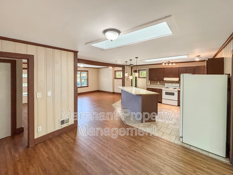 Greenville House: 20 Penrose Avenue