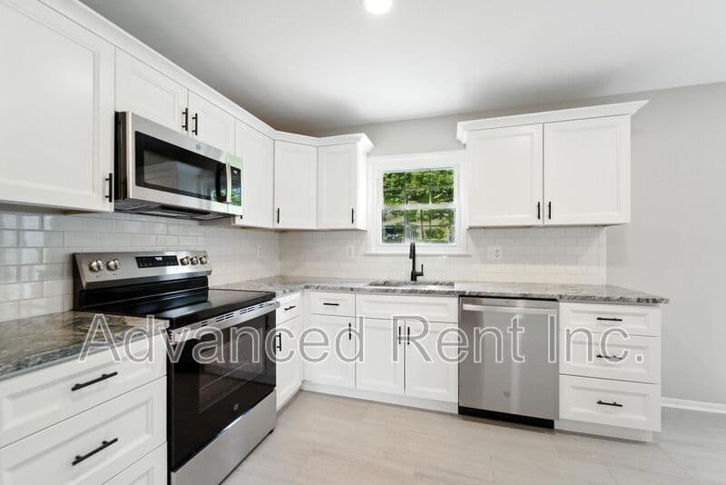 Nottingham Townhome: 1 Jack Pine Place
