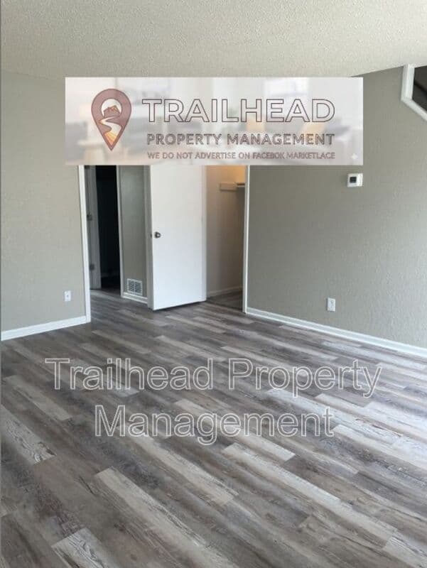 Ferrelview Townhome: 219 N Garrison Ave