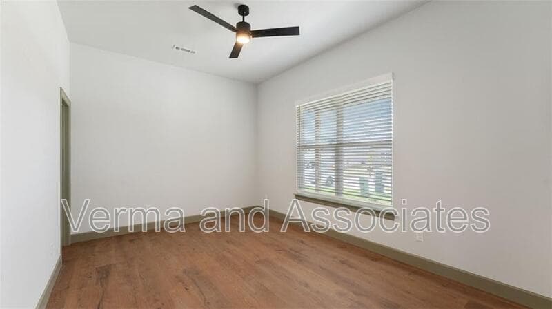 Centerton House: 1221 Mammoth St