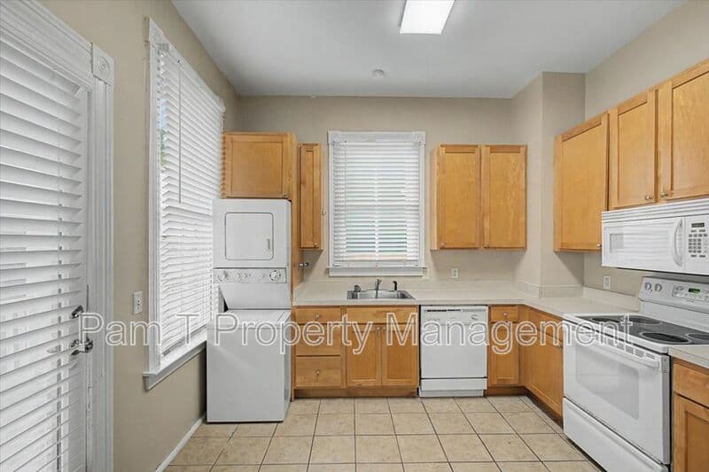 Savannah Condo: 546 E Huntingdon