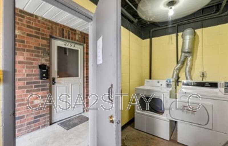 Louisville Condo: 2165 St Johns Place