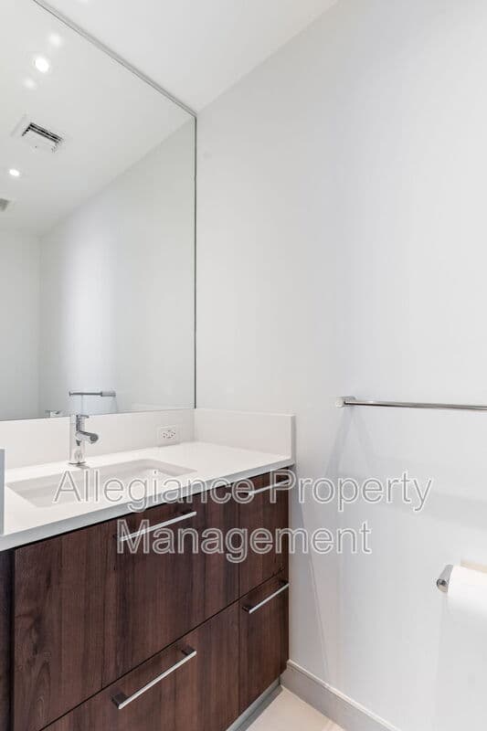 Mclean House: 1650 Silver Hill Dr