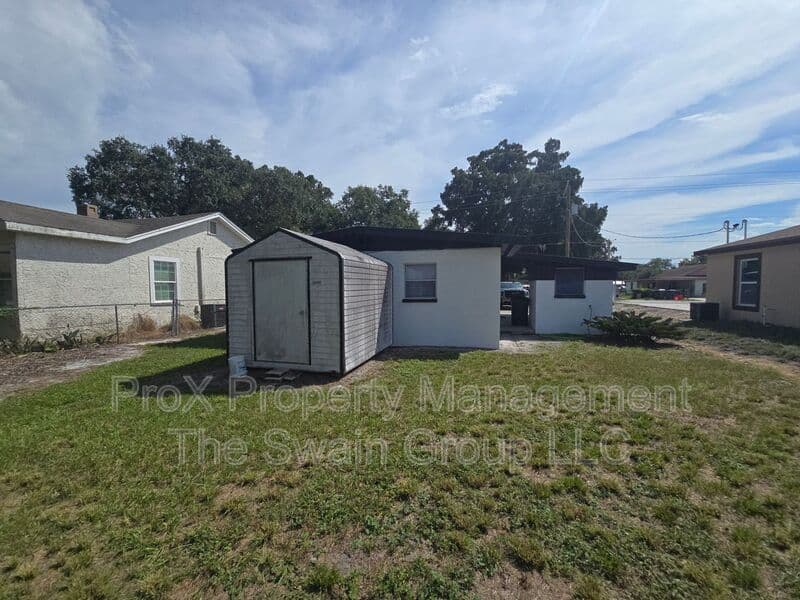 Winter Haven House: 3509 Ave S NW