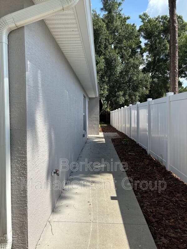 Winter Haven Townhome: 2405 Avenue C SW
