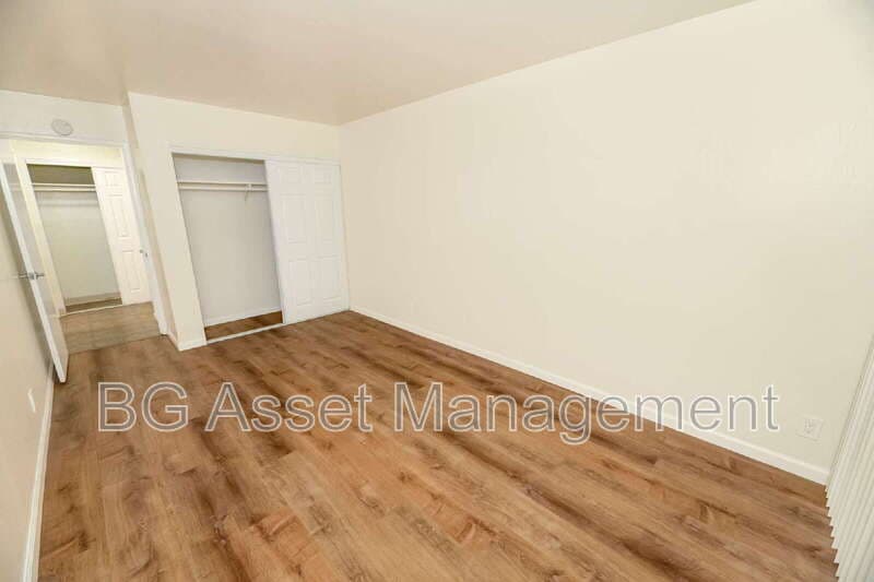 Oakland Condo: 3600 Dimond Avenue