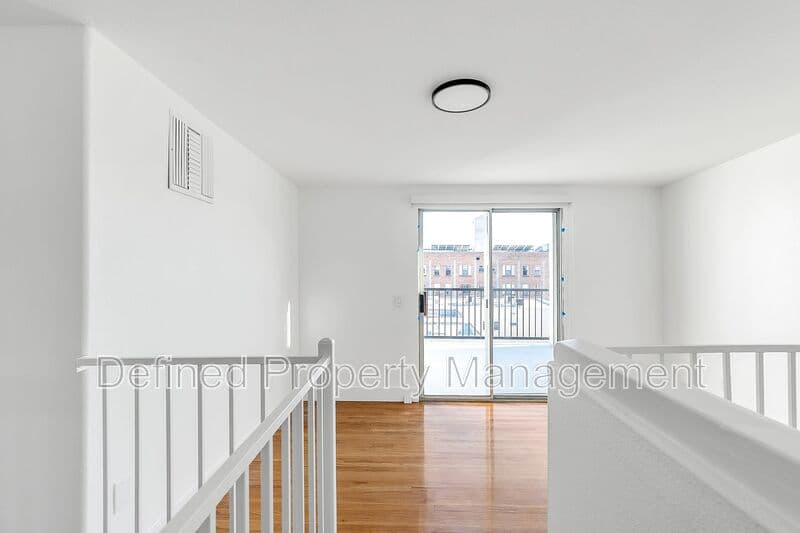 Los Angeles Condo: 1827 Wilcox Avenue Los Angeles, CA 90028
