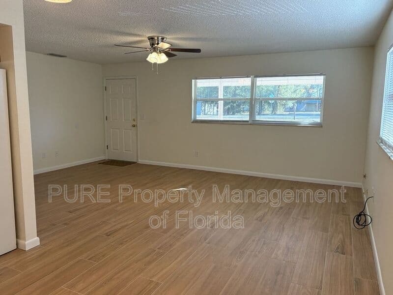 Ocala House: 6807 NW 62nd Place