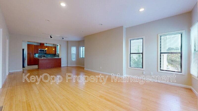 San Francisco House: 806 35th Avenue