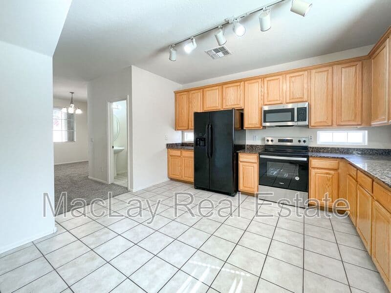 Mesa House: 10252 E Isleta ave