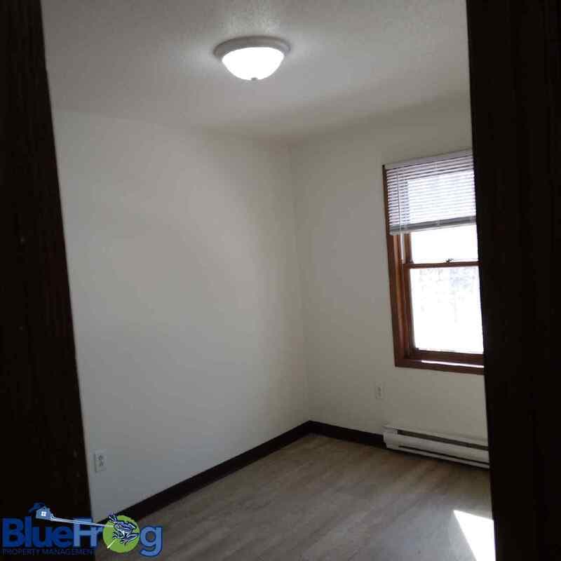 Suring Condo: 406 North Barkman Street - 4