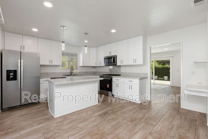 Carlsbad House: 3250 Westwood Drive