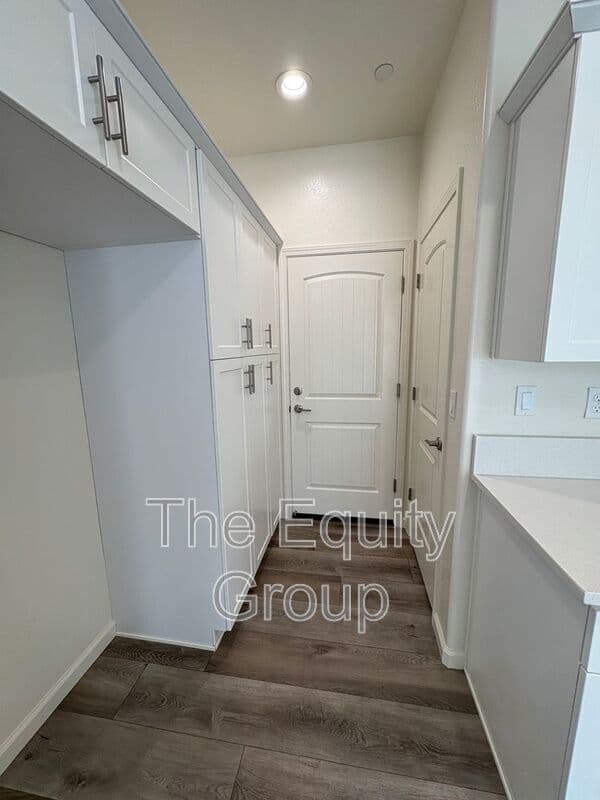 Visalia House: 1005 West Sedona Ave