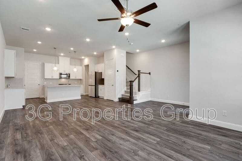 Lewisville House: 344 Almanor St